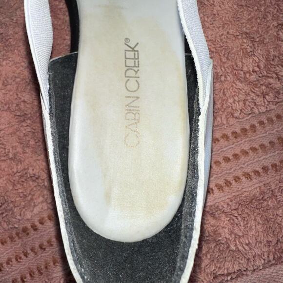 NWOT (Display Pair) Women’s Size 7 1/2M Cain Creek White Elastic Strap Sandals - Picture 9 of 9